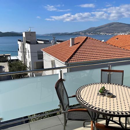 Apartments Cavar Трогир Экстерьер фото