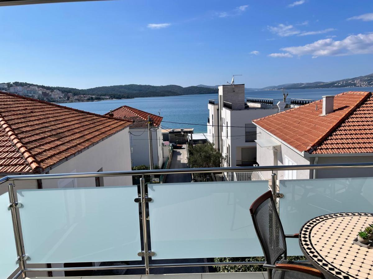 Apartments Cavar Трогир Экстерьер фото