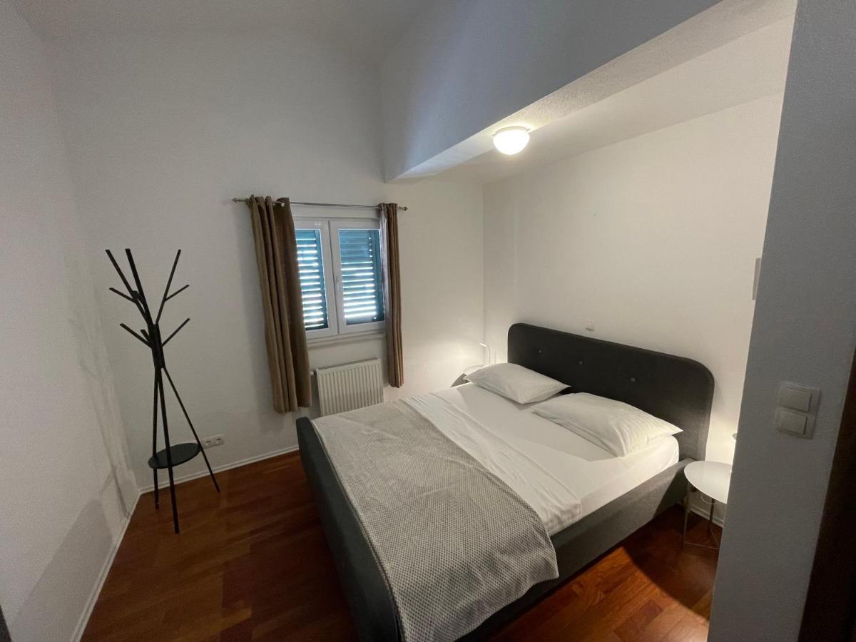 Apartments Cavar Трогир Экстерьер фото