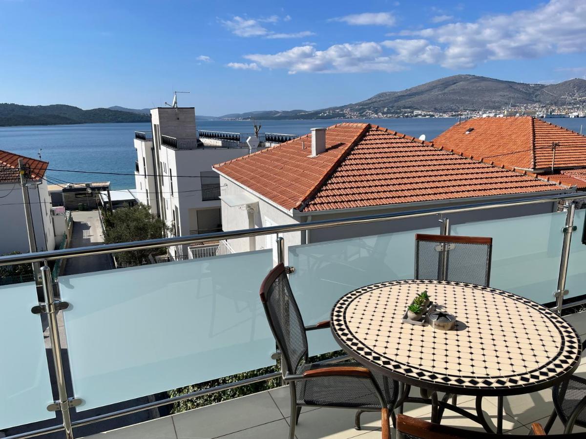 Apartments Cavar Трогир Экстерьер фото