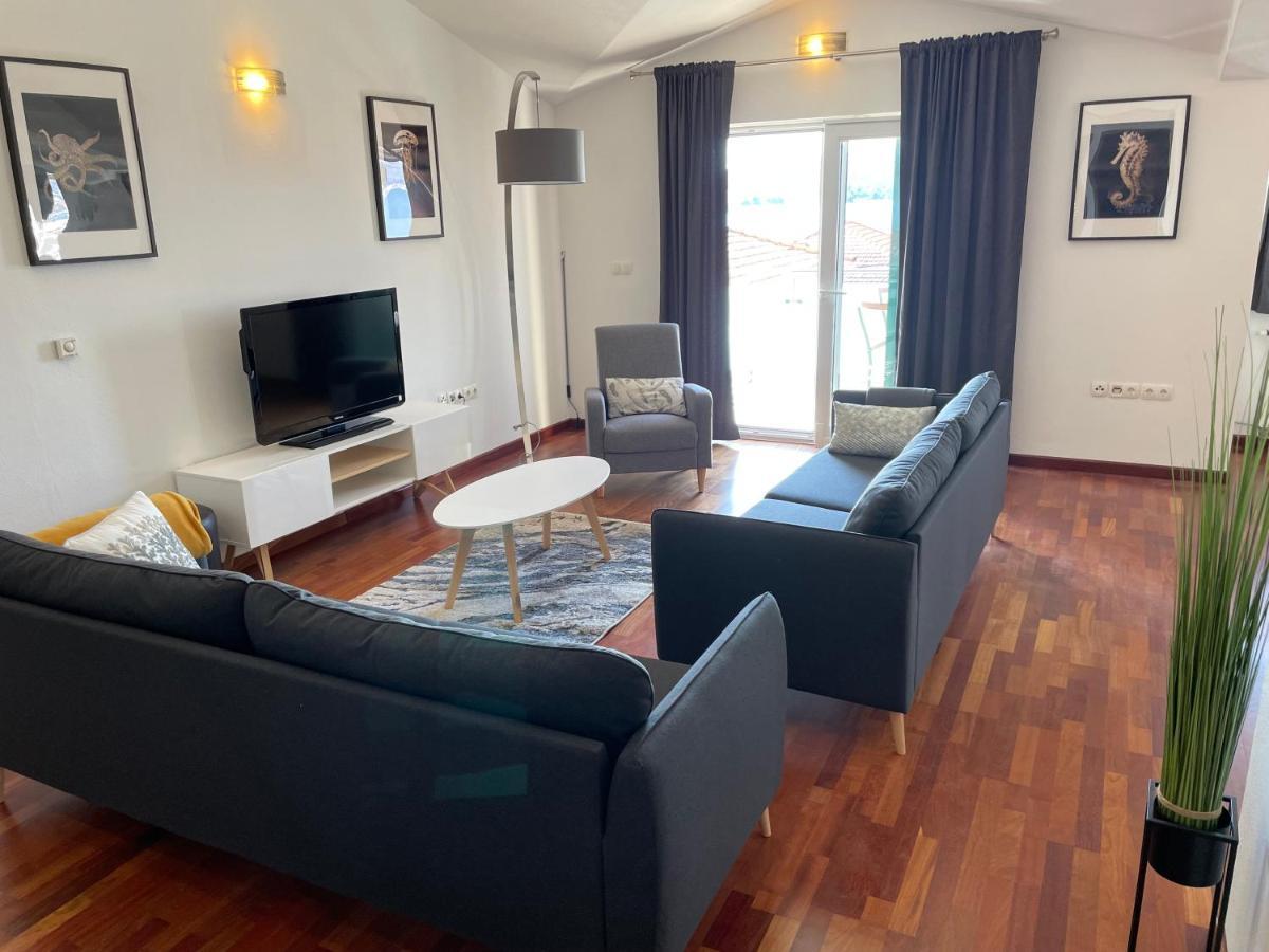 Apartments Cavar Трогир Экстерьер фото