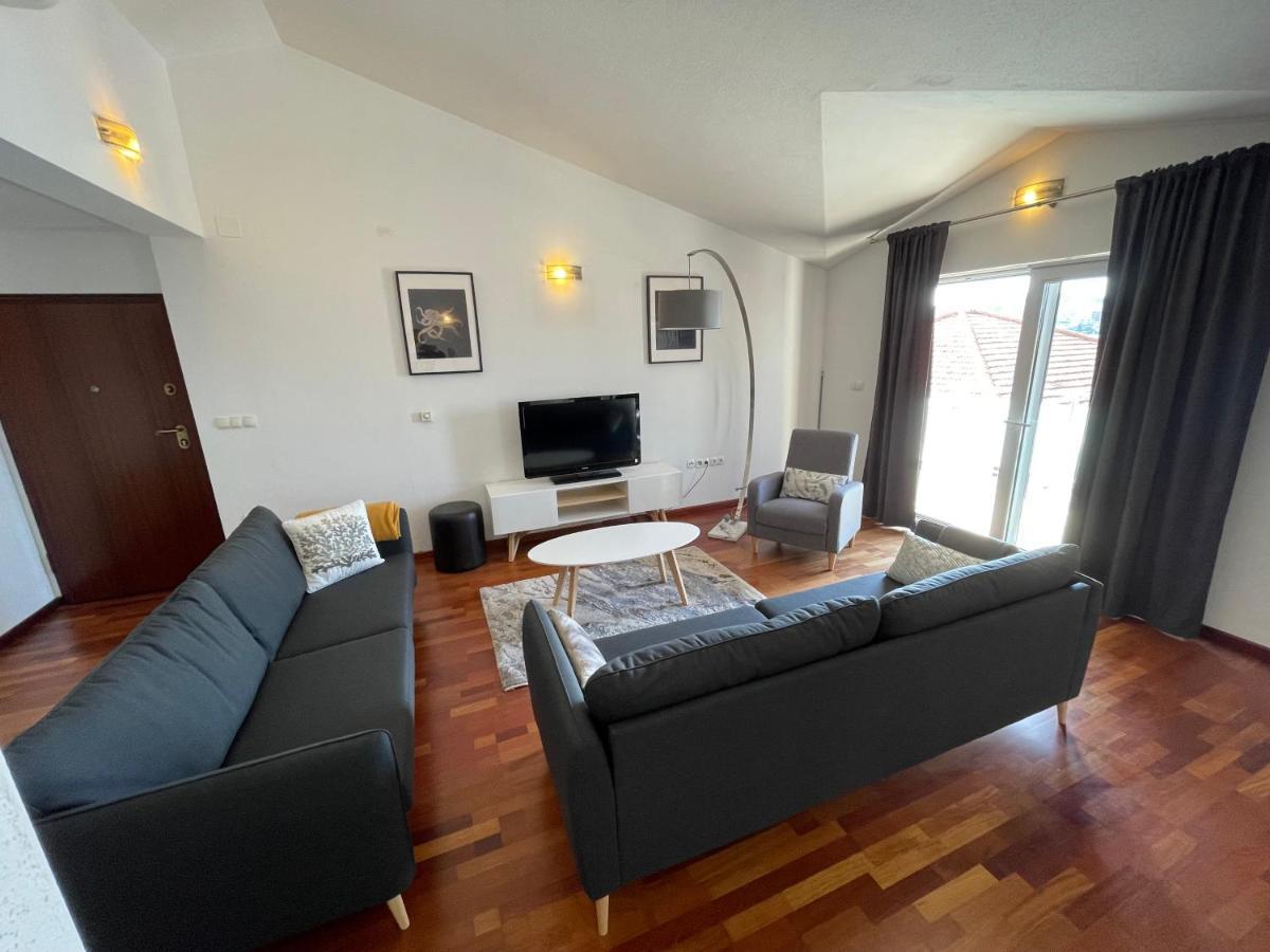 Apartments Cavar Трогир Экстерьер фото