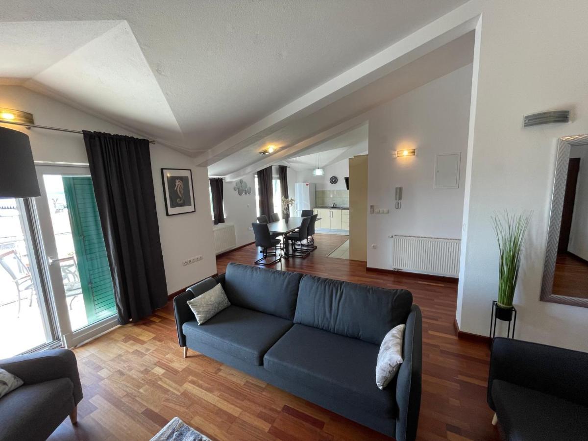 Apartments Cavar Трогир Экстерьер фото