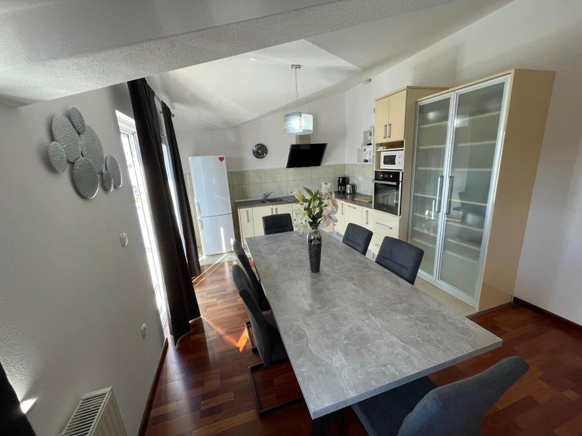 Apartments Cavar Трогир Экстерьер фото