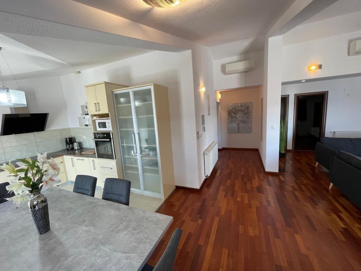 Apartments Cavar Трогир Экстерьер фото