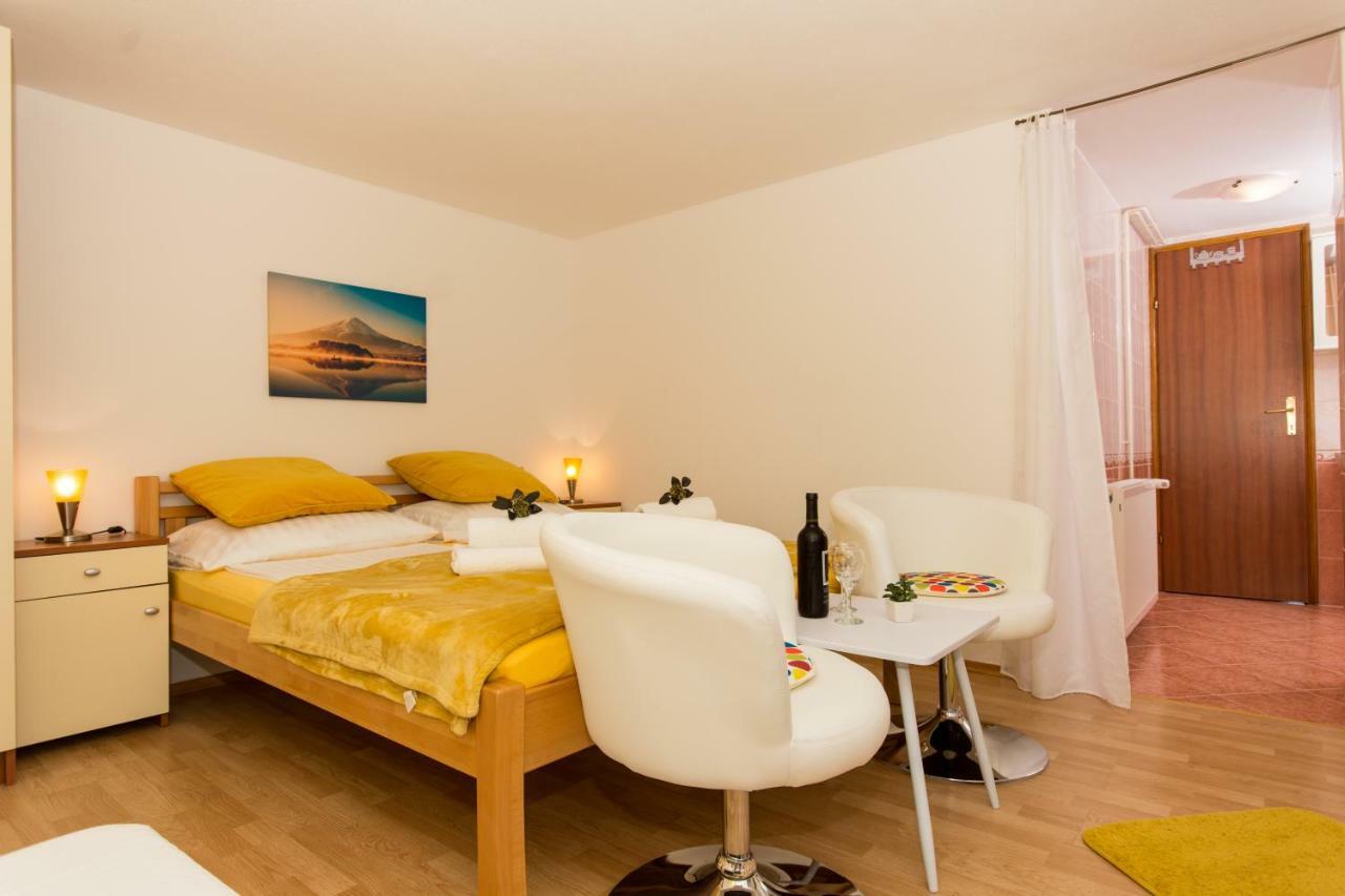 Apartments Cavar Трогир Экстерьер фото
