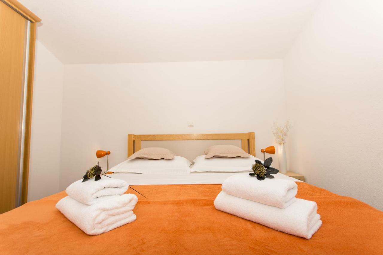 Apartments Cavar Трогир Экстерьер фото