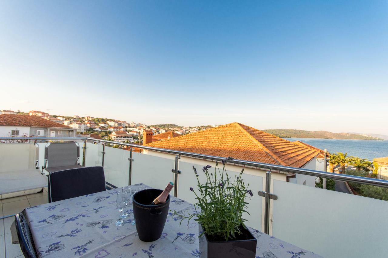 Apartments Cavar Трогир Экстерьер фото