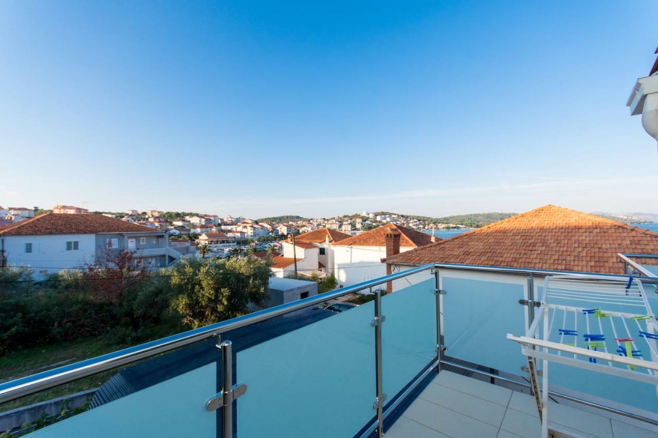 Apartments Cavar Трогир Экстерьер фото