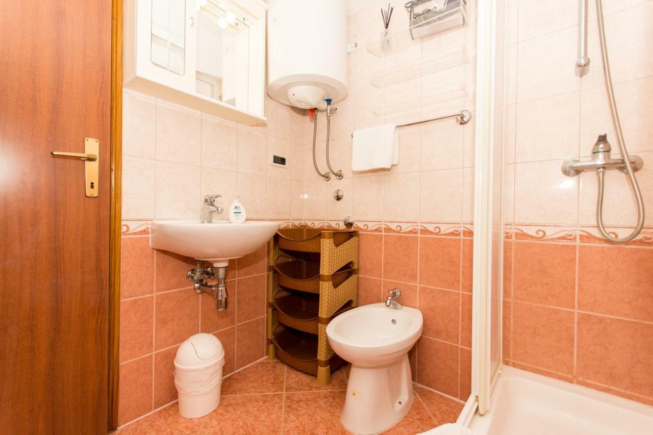 Apartments Cavar Трогир Экстерьер фото