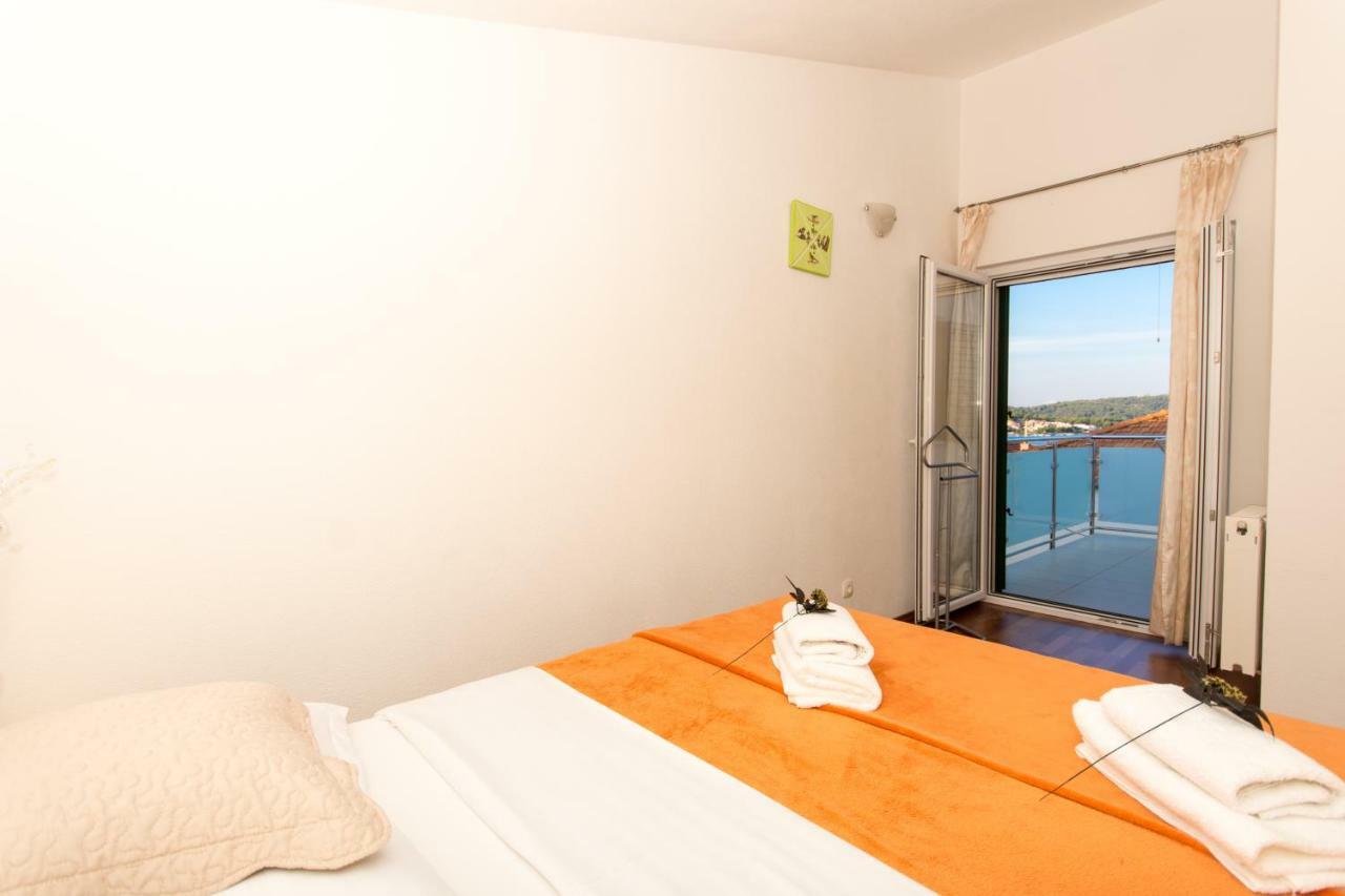 Apartments Cavar Трогир Экстерьер фото